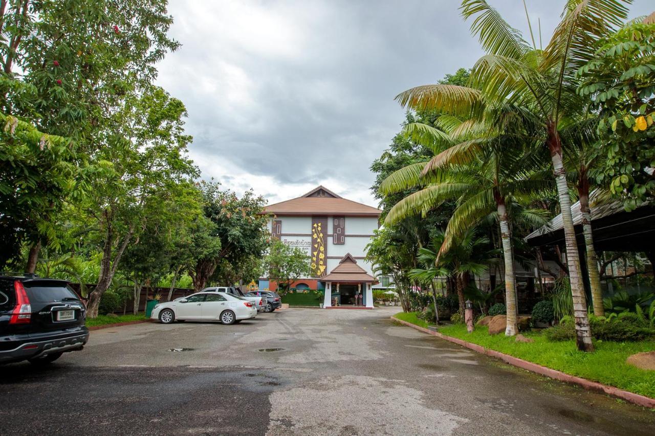 Huen Jao Ban Hotel Chiang Mai Exterior photo